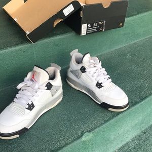 Air Jordan Retro cement 4s